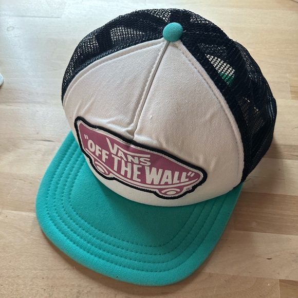 Vans Other - Vans “Off The Wall” trucker hat